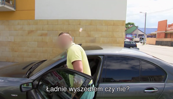 "Oglądaj się za siebie, fi... jeb..."